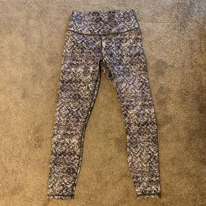 COPY - Fabletics Athletic Leggings